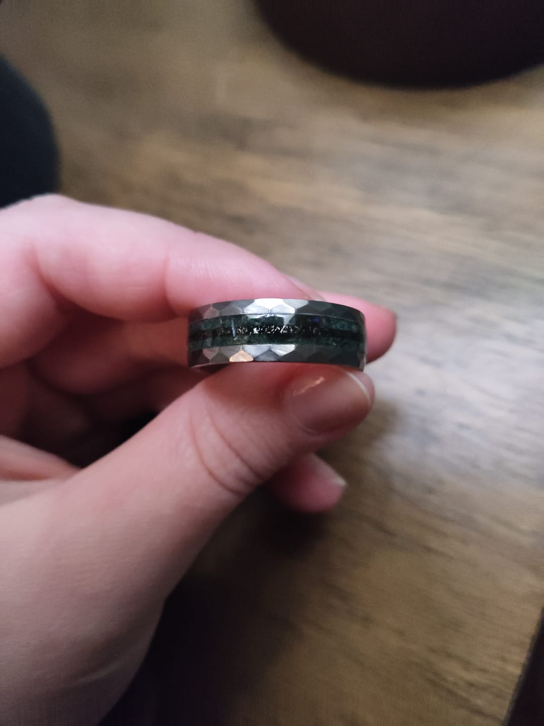 Customer photo review of Hammered tungsten ring filled with moss agate and a middle line of Muonionalusta meteorite dust 8 mm for Hannah