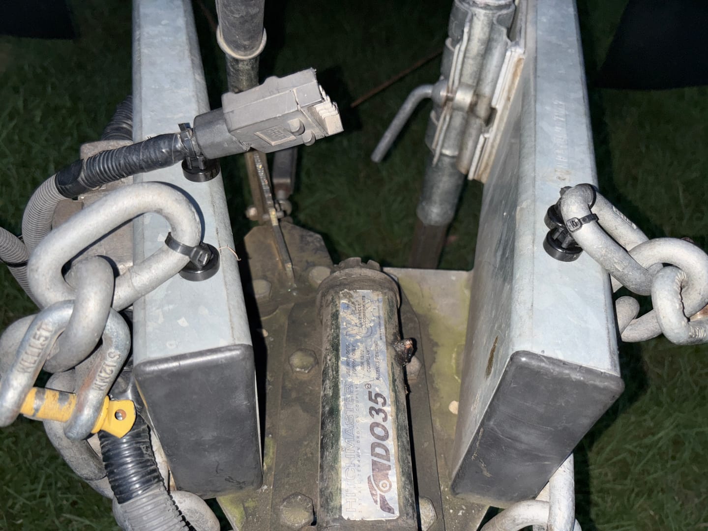 Customer photo review of ZBAD1 - Magnet Cable Tie Holders