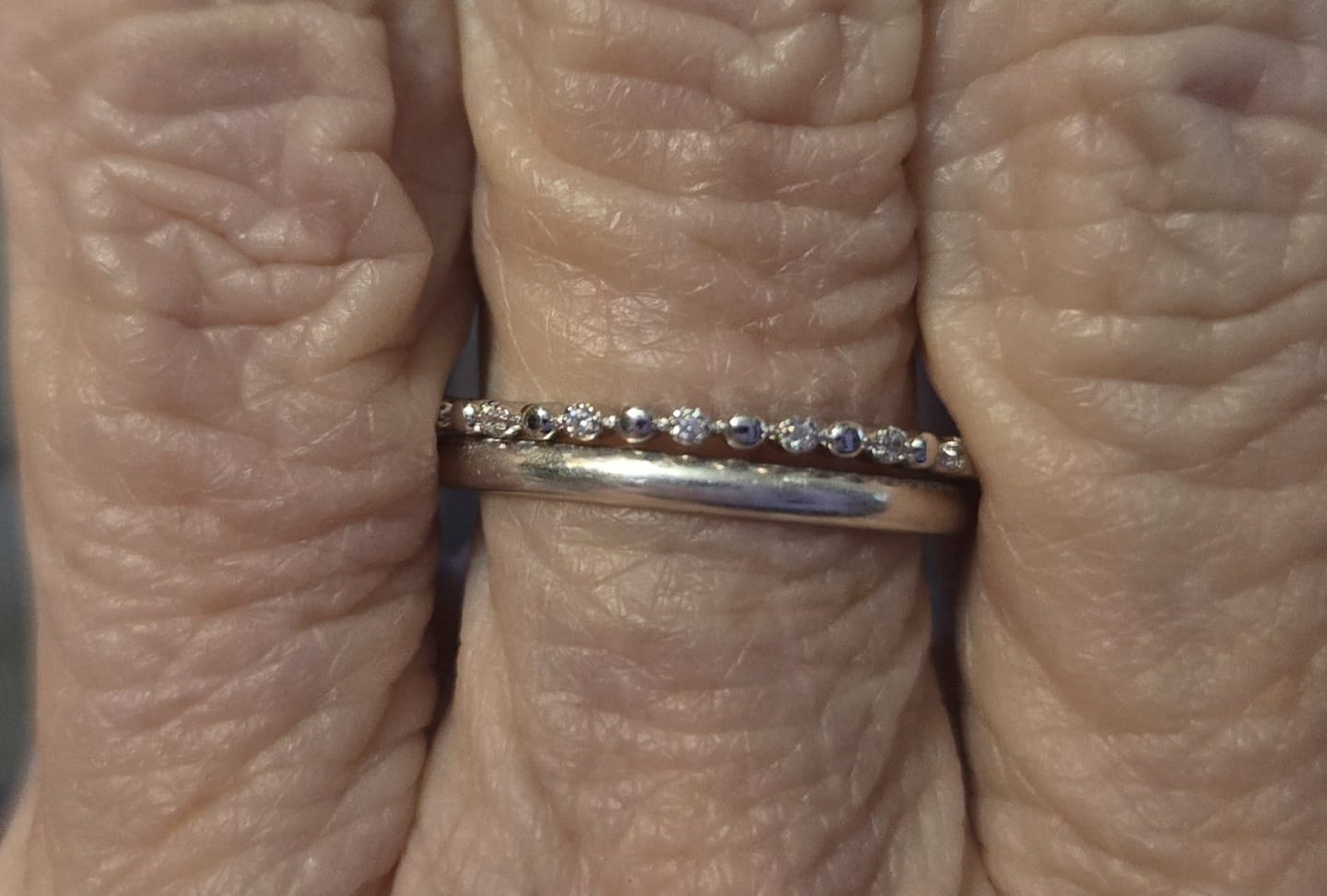 Customer photo review of Illiana 18k White Gold Plated Ring with Round Cut Swarovski Crystals