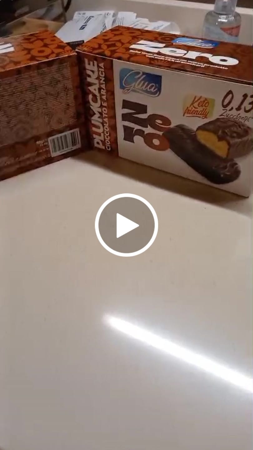 Customer video review of Plumcake ricoperto di cioccolato al gusto arancia