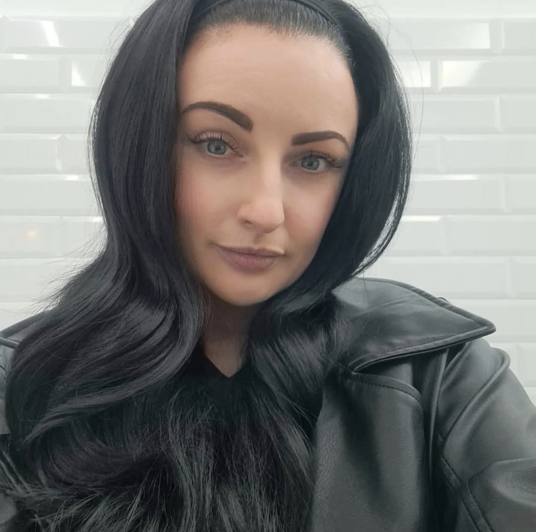 Customer photo review of The Headband Wig Perfect Wave