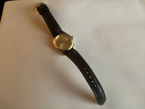 Customer review photo of a brown crocodile leather watch strap