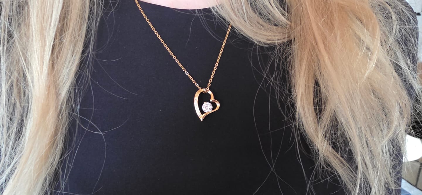 Customer photo review of Für Meine Enkeltochter - Du Bist Schlau Und Mutig - Herz-Halskette