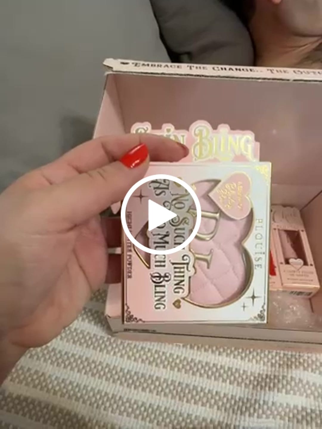 Customer video review of P.Louise Skin Bling Pressed Highlighter Powder