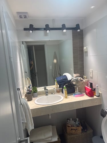 Customer photo review of Set luminaria Riel 1 Metro Con 4 Spot Led 6w Incluidos Innolux