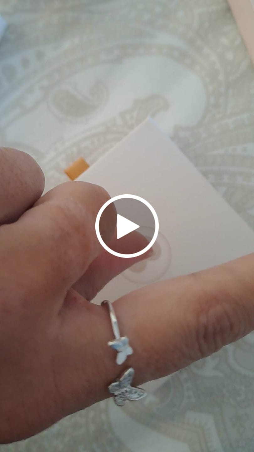Customer video review of Anillo Maripositas