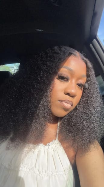 Customer photo review of Wavymy Afro Curly 7x5 HD Lace Closure Wig Pre-bleached Wear & Go Glueless Wigs Dome Cap 180% Density