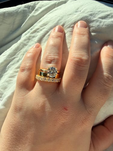 Customer photo review of Louily Moissanite 3PC Round Cut Wedding Ring Set With Wide Wedding Band