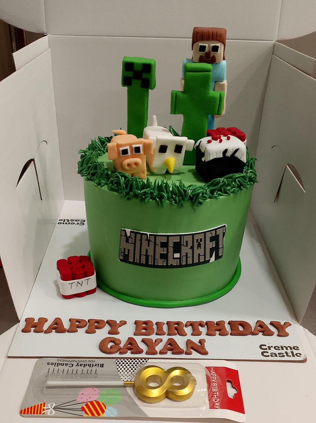 Customer photo review of Minecraft Fam Theme Cake