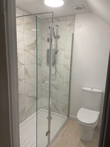 Customer photo review of ShowerWorX 900mm Wet Room 8mm Screen & Support Bar