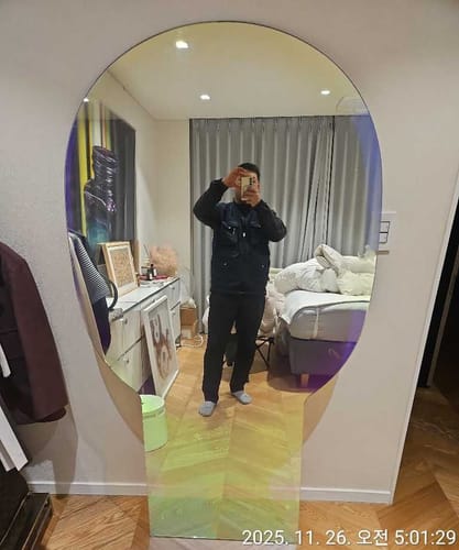 Customer photo of installed Glas Italia SHIMMER mirror.