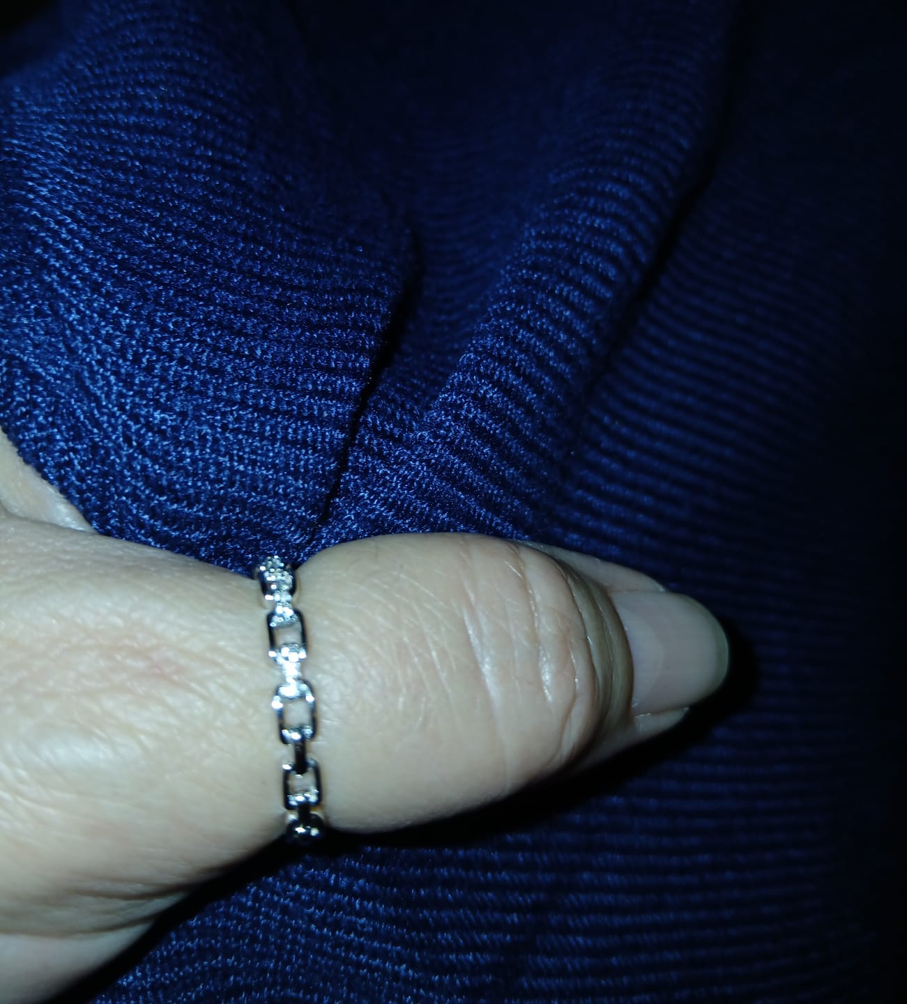 Customer photo review of Paula 18k White Gold Plated Chain Link Ring with Swarovski Crystals