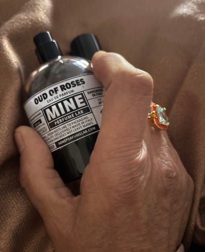 Customer photo review of OUD OF ROSES