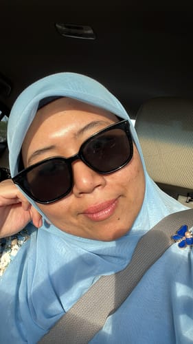 Customer photo review of Taylor Rectangular Framed Sunglasses