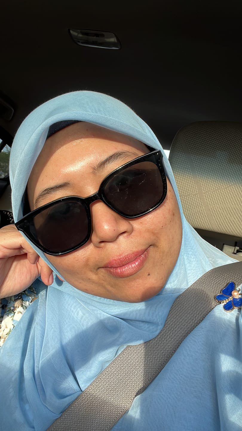 Customer photo review of Taylor Rectangular Framed Sunglasses
