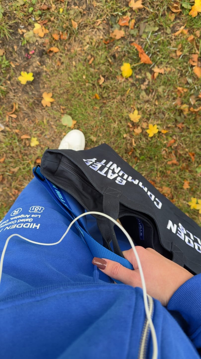 Customer photo review of KNIT HOODIE OFF WHITE