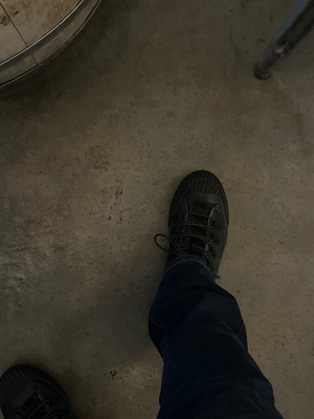 Customer photo review of Grounder High-Top Black/Base Camp
