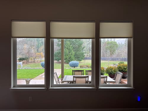 Customer photo review of SmartWings Motorized Light Filtering and Blackout Cellular Shades Nowa Designer Texture Helios