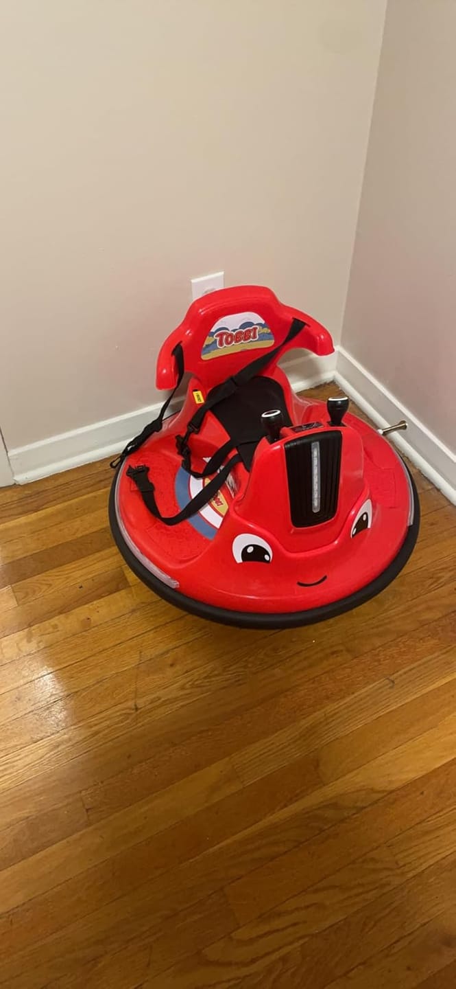 Customer photo review of TOBBI 12V Electric Kids Ride-on Bumper Car