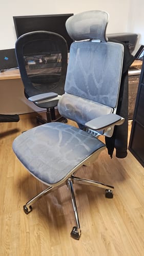 Customer photo review of Sihoo M59AS Ergonomic Office Chair with Dual-Section Backrest & 3D Flip-up Armrests