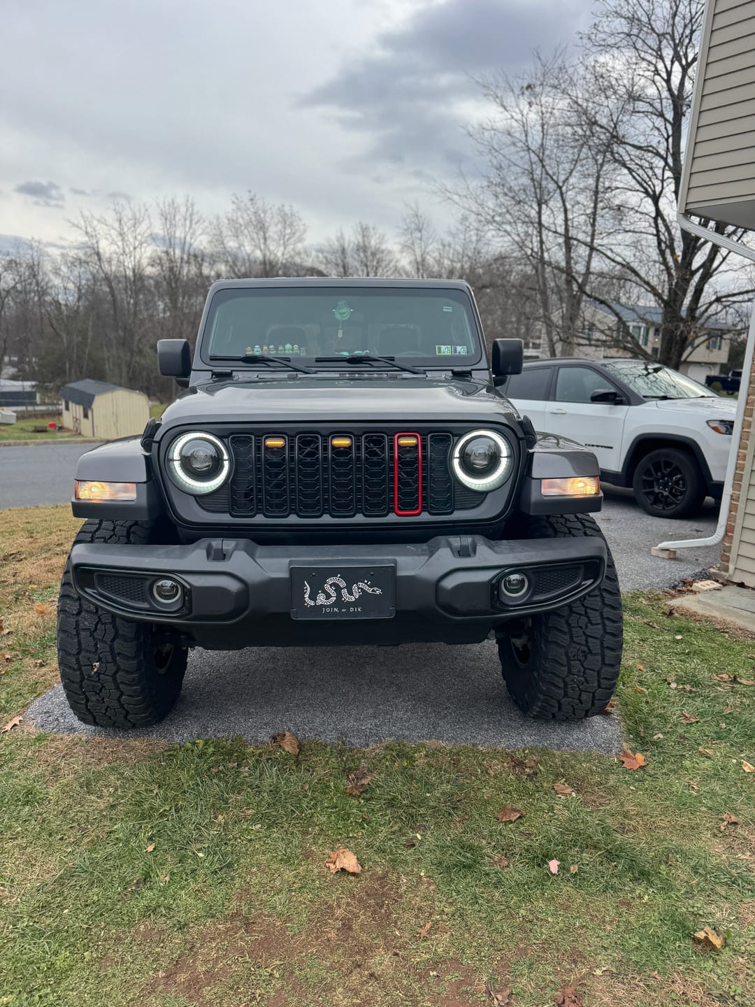 Customer photo review of Prerunner Amber/RGB Grille Lights for 24-25 JL JT Grille