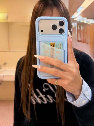 Customer photo review of iPhone 17