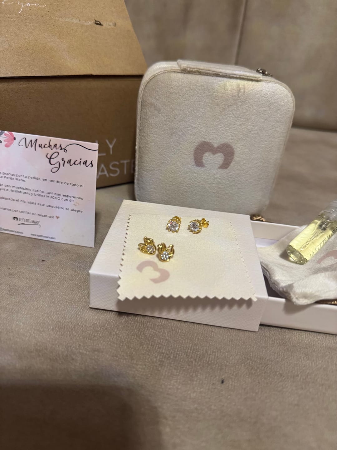 Customer photo review of JOYERO GRATIS