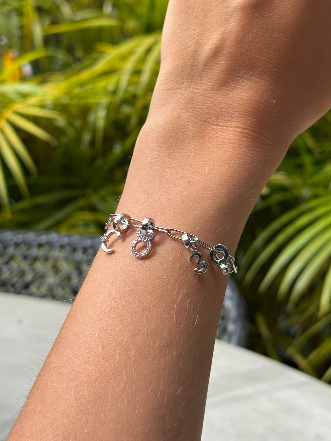 Customer photo review of Charm Paperclip Armband - Personalisiert