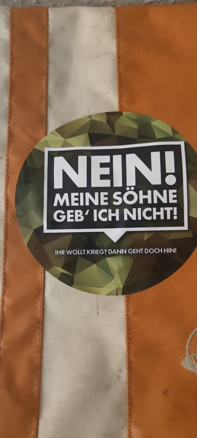 Customer photo review of GROSSE STICKER / AUFKLEBER • NEIN! MEINE SÖHNE GEB' ICH NICHT! (10 STK.)