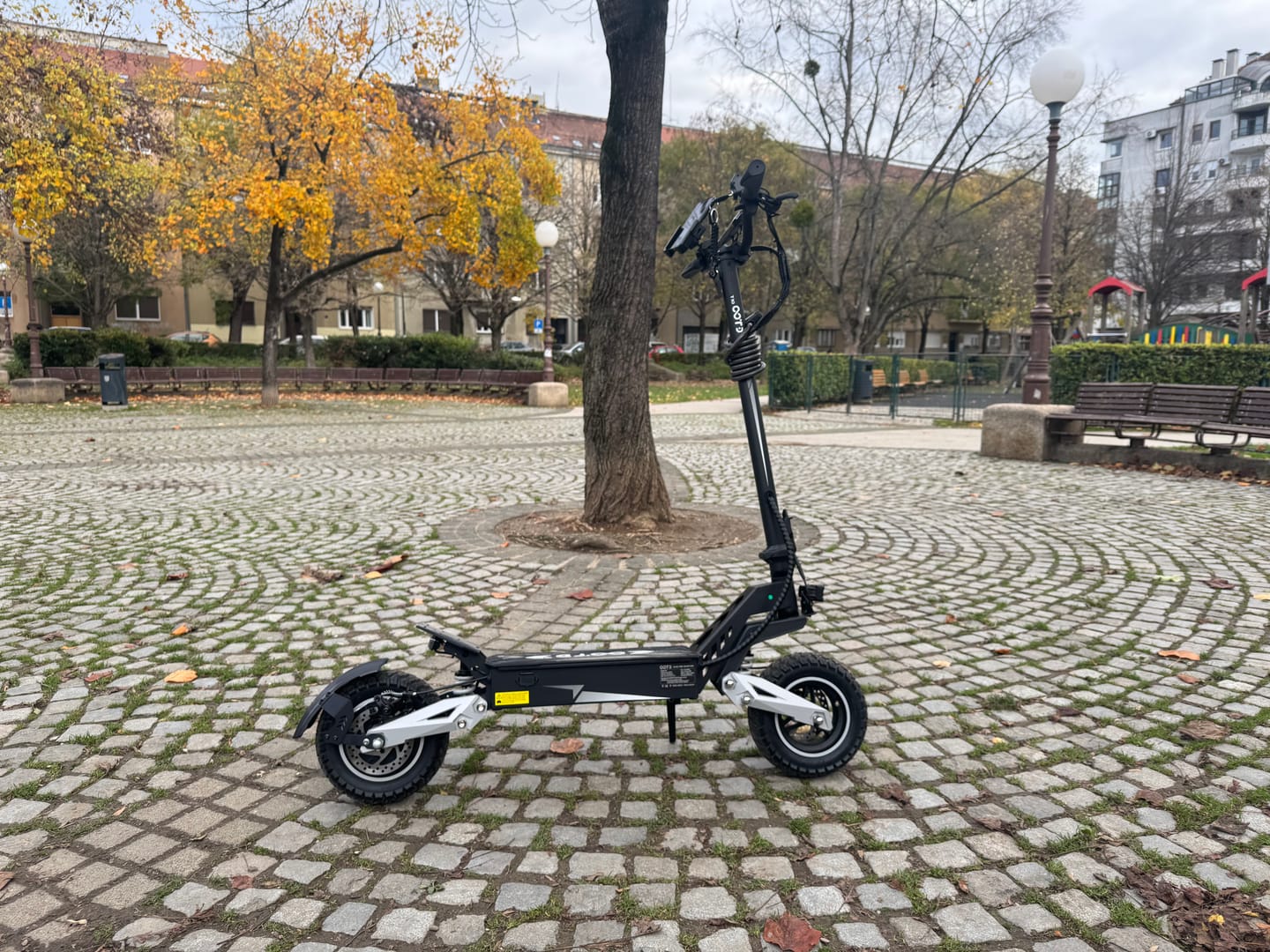 Customer photo review of OOTD T10 E-Scooter（ship to UK）