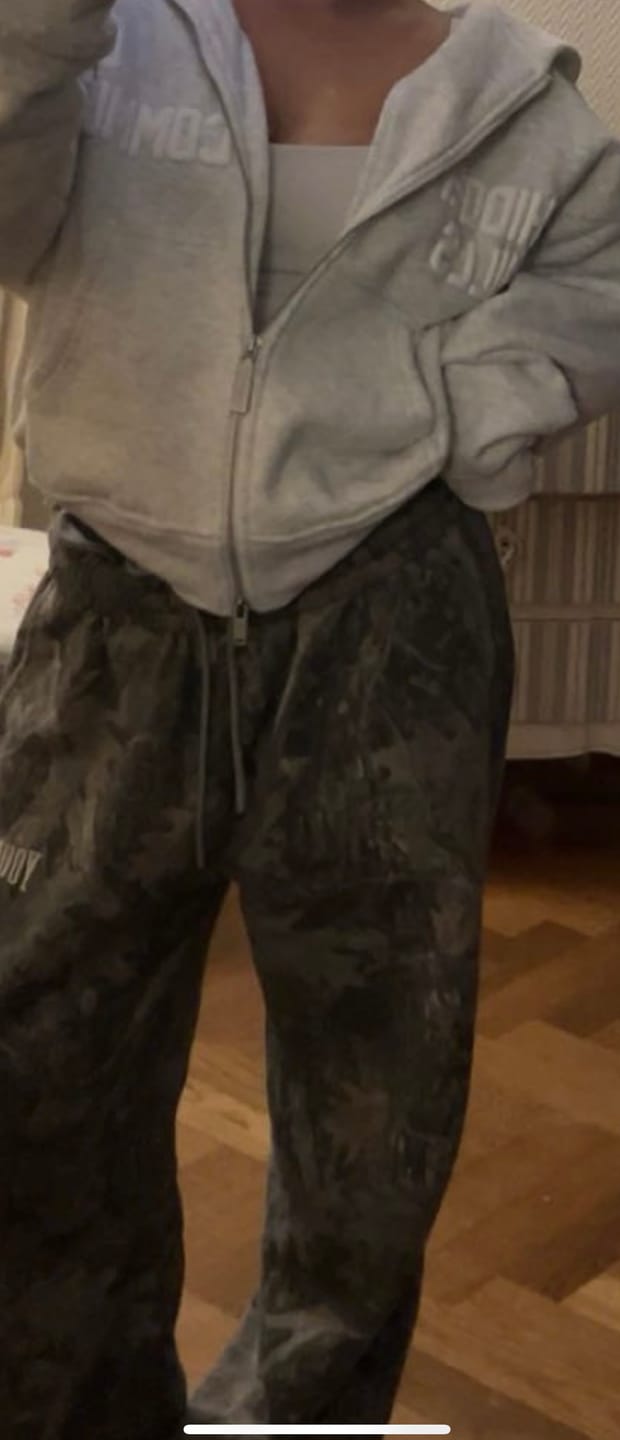 Customer photo review of GATED COMMUNITY ZIP HOODIE LIGHT GREY