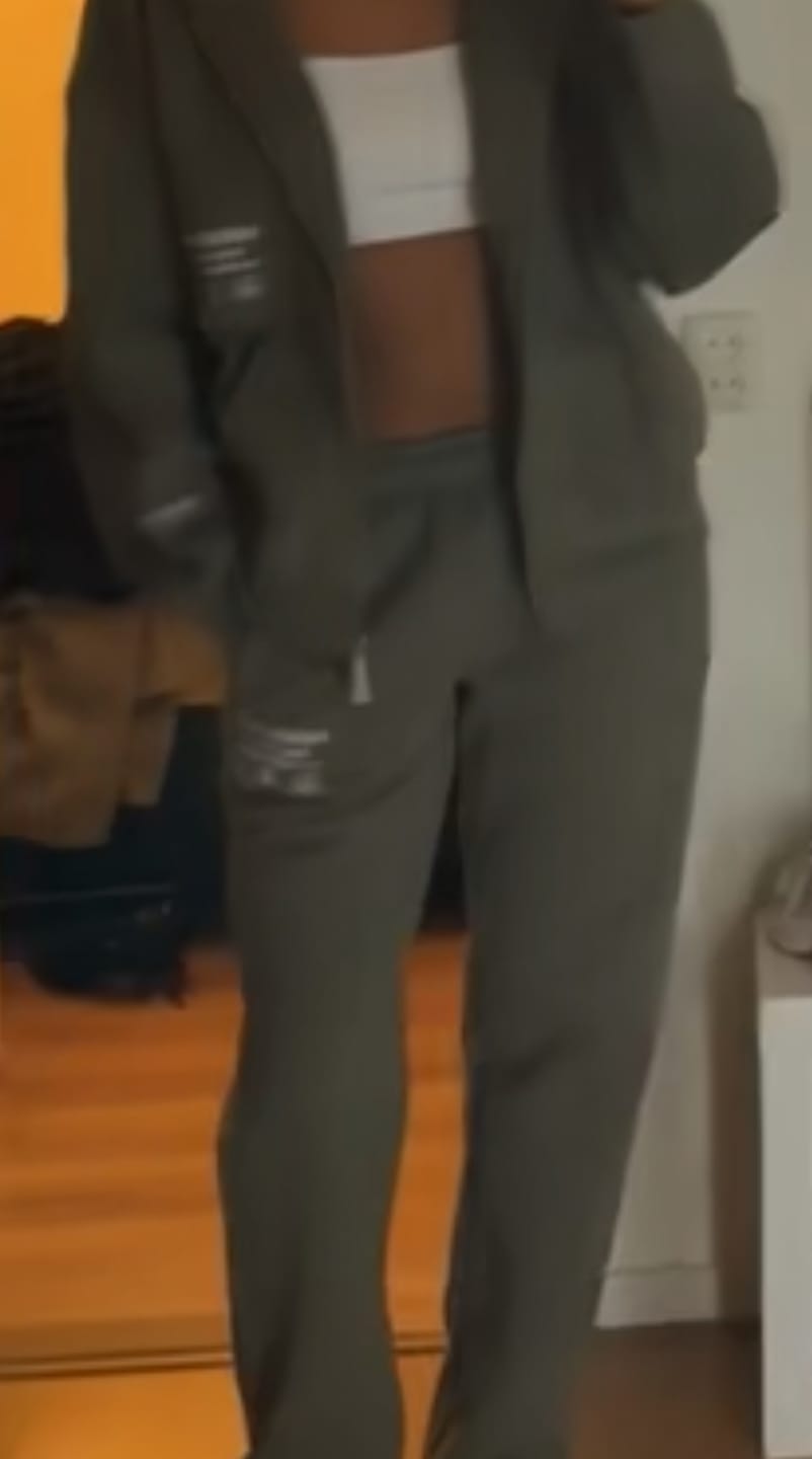Customer photo review of LABEL ZIP HOODIE SAGE