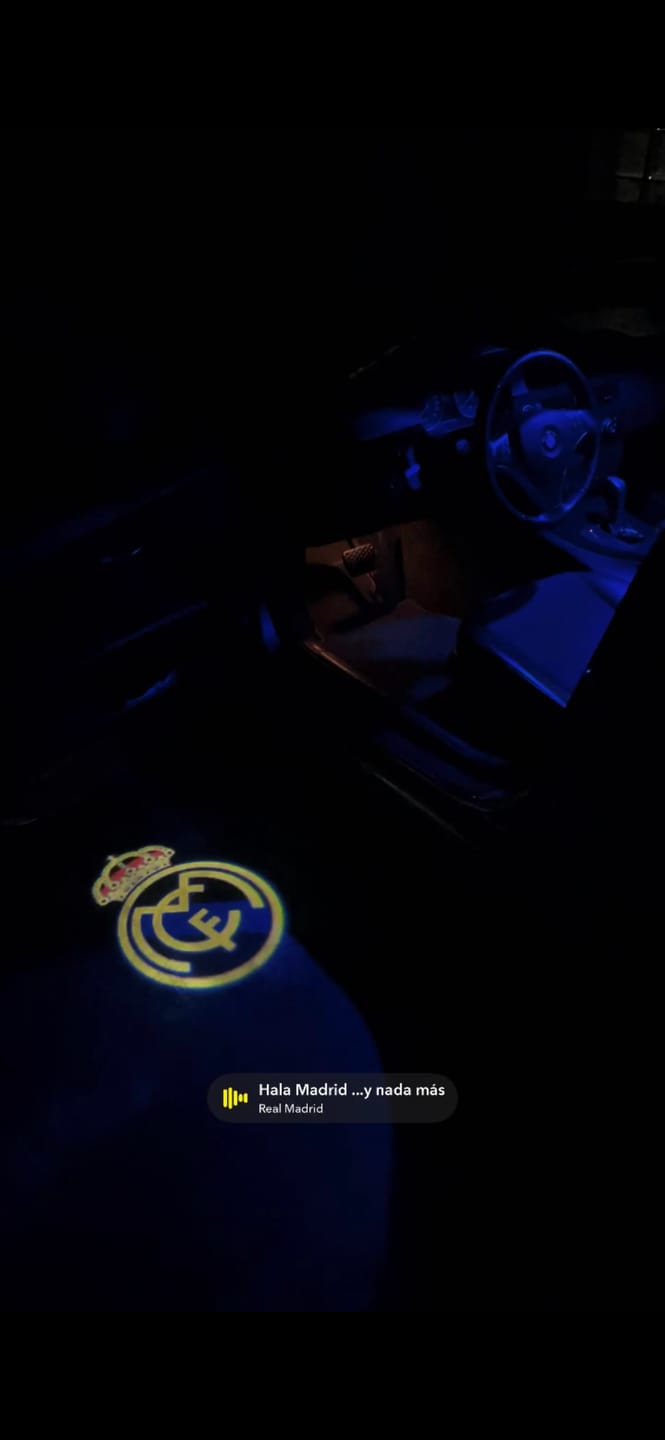 Customer photo review of Football CLUB REAL MADRID  Logo door lights Nr.256  (quantity 1 = 2 Logo Films /2 door lights）