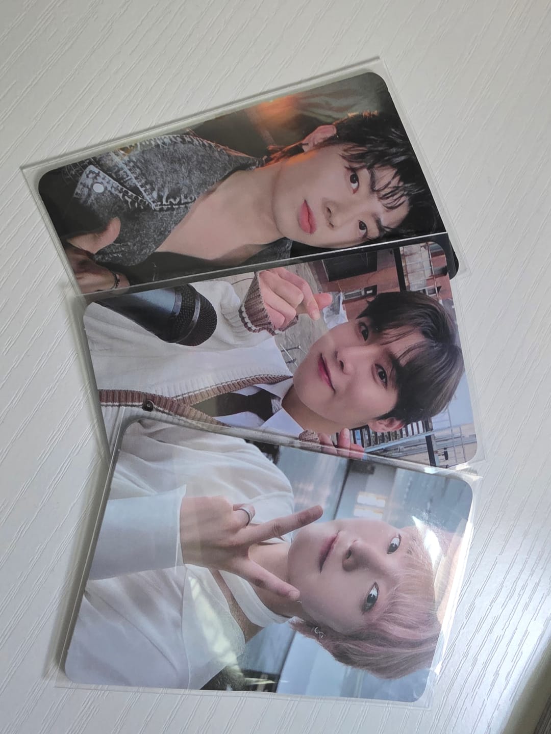 Customer photo review of PREMIUM PHOTOCARD SLEEVES - PURPLE VERSION (57x88MM)