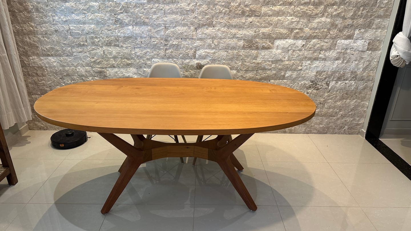 Customer photo review of Mesa de Jantar De Madeira Maciça Demolição Com Tampo Oval Praia do Forte