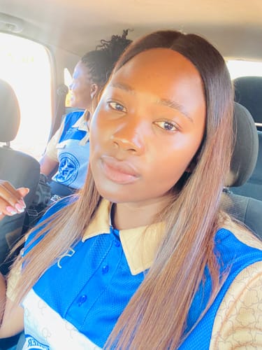 Nora K. review of 2X6 OMBRE CHOC BROWN VIETNAMESE SDD BONE STRAIGHT WIGS image 1 out of 3