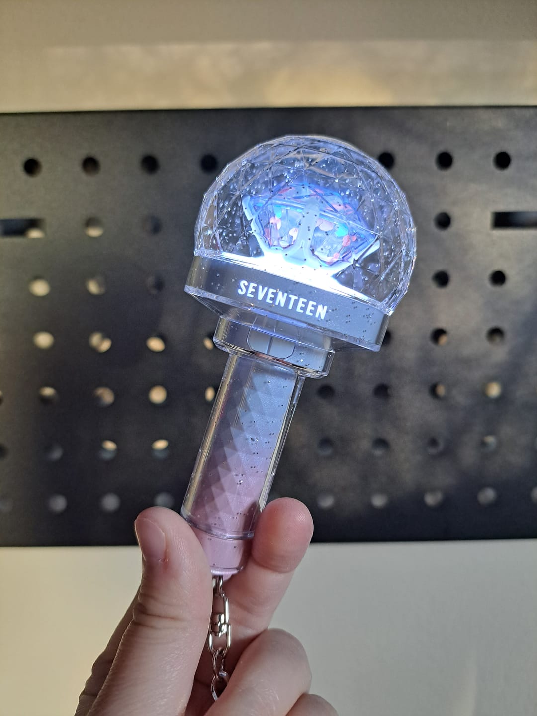 Customer photo review of SEVENTEEN - OFFICIAL LIGHT STICK VER.3 10TH ANNIV. KEYRING
