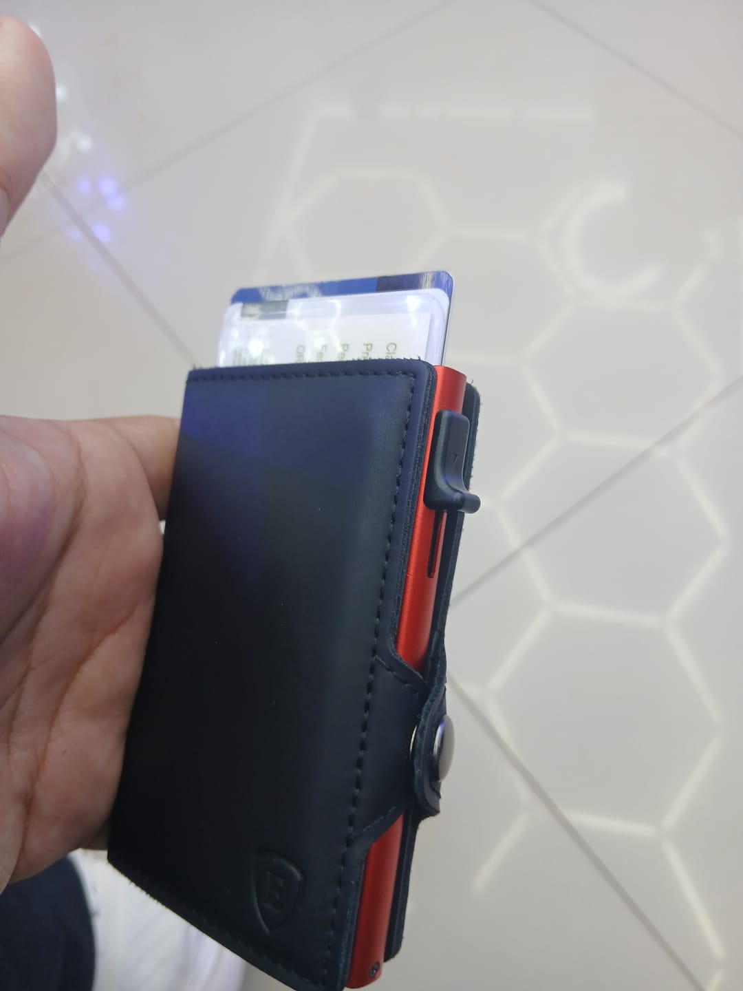 Customer photo review of E-BLACK/RED