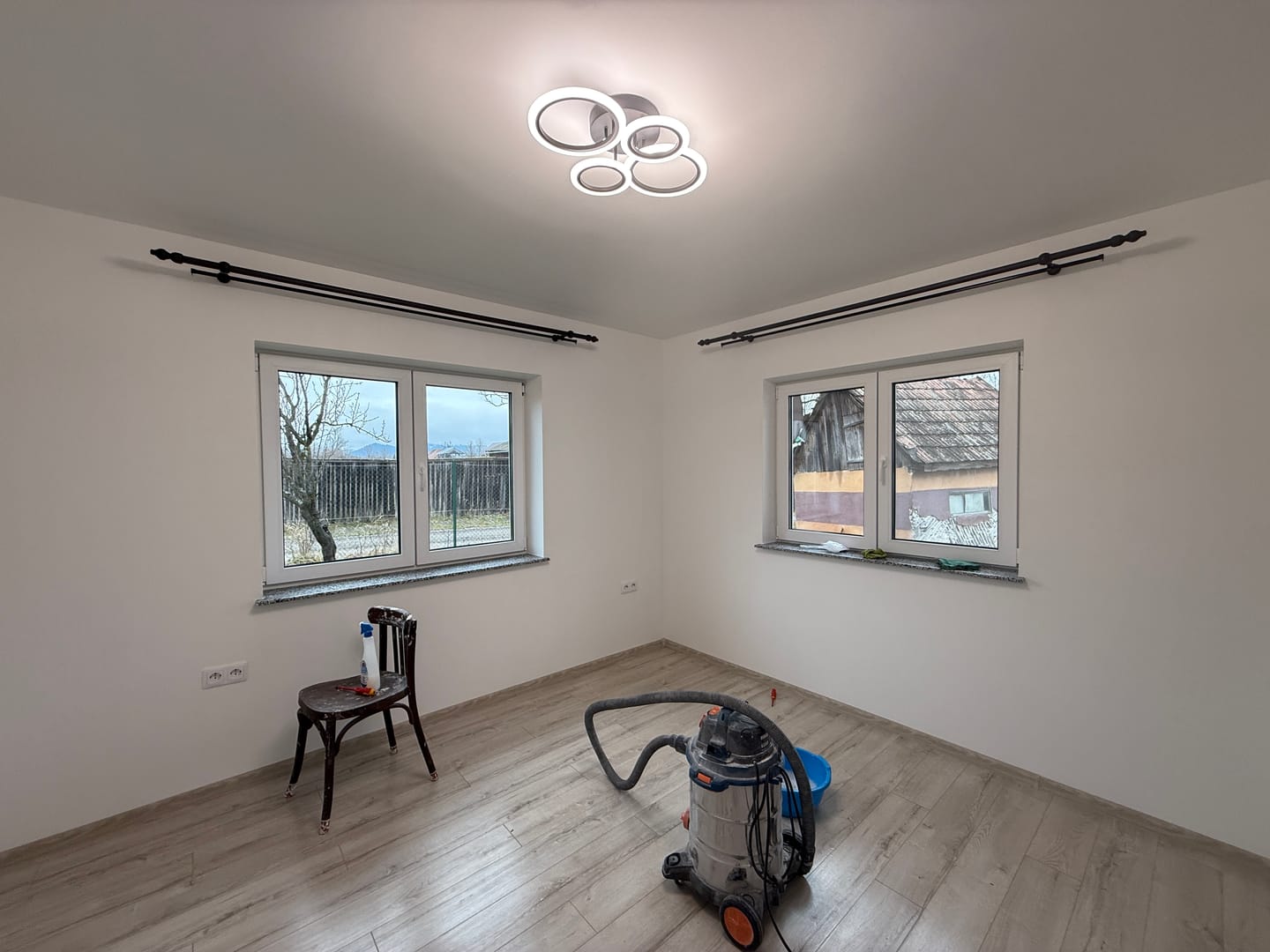 Customer photo review of Lustra LED 2+2 CIRCLE BLACK Echivalent 400W Telecomanda