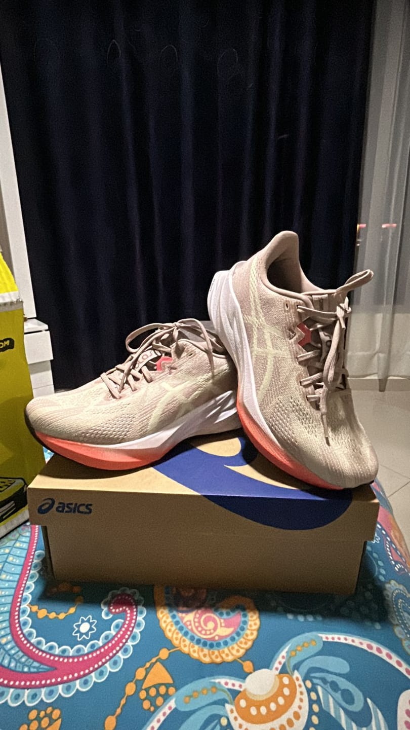 Customer photo review of Asics Dynablast 5 Mujer Fawn Oyster White
