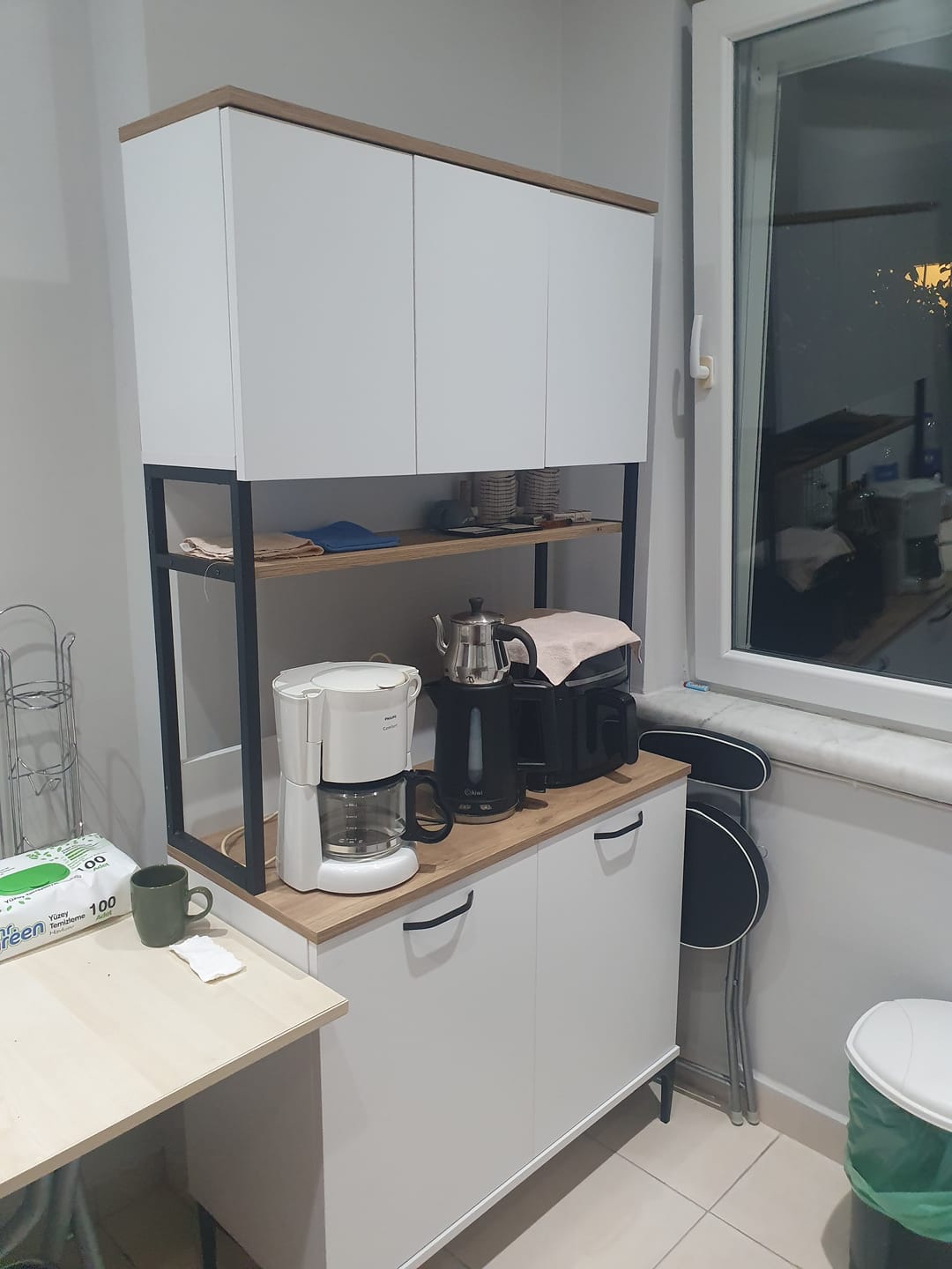 Customer photo review of Rani JE193 Çok Amaçlı Dolap 5 Kapaklı Kiler Mutfak Dolabı Beyaz - Sepet Ceviz