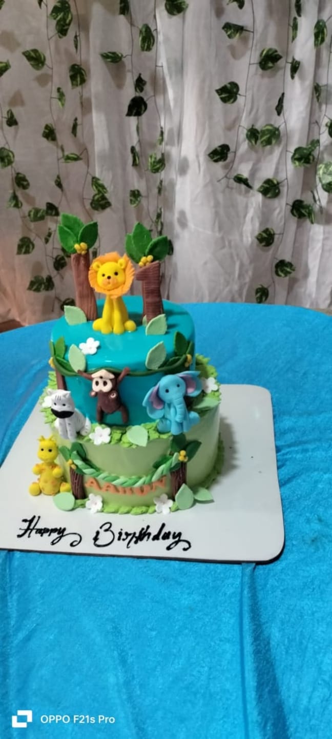 Customer photo review of Jungle First Birthday Cake