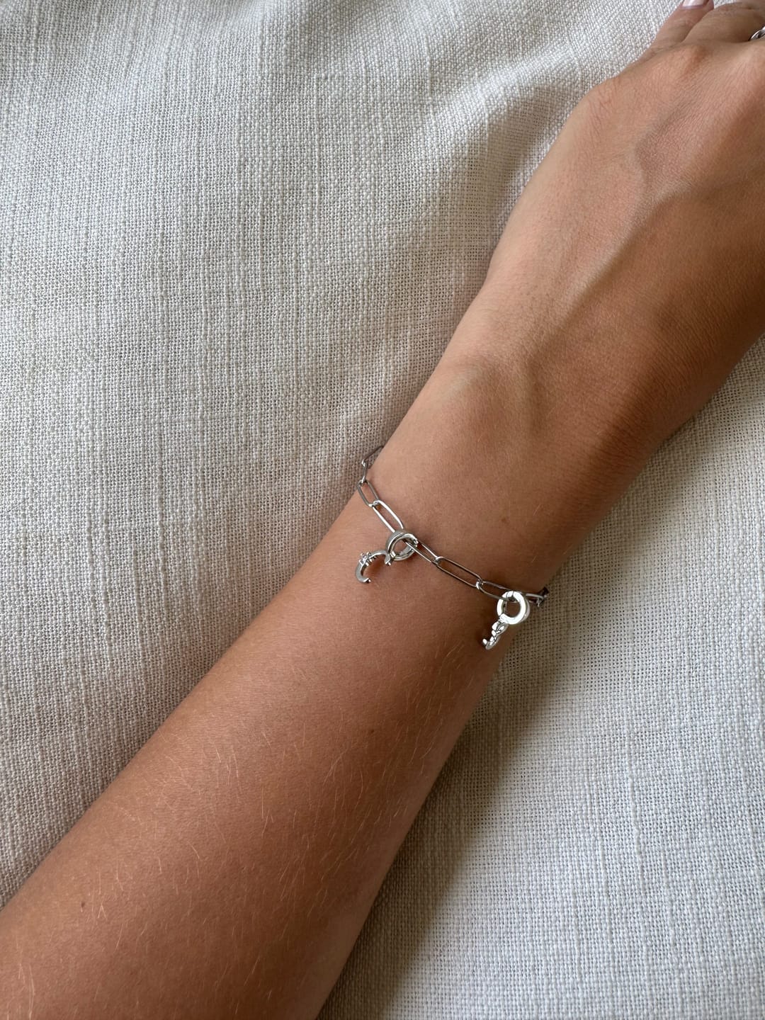 Customer photo review of Charm Paperclip Armband - Personalisiert