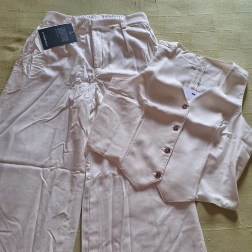 Viviane D. review of Colete Calêndula Off White image 1 out of 1