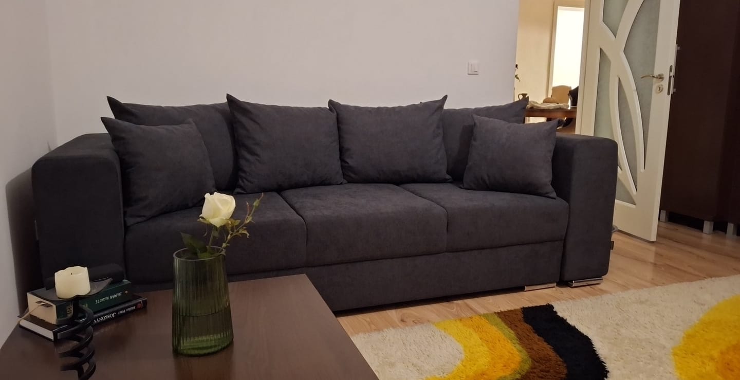 Customer photo review of Canapea extensibilă dumonde cu ladă de depozitare si sezut confortabil din spuma HR, Gloria gri grafit 240x100 cm