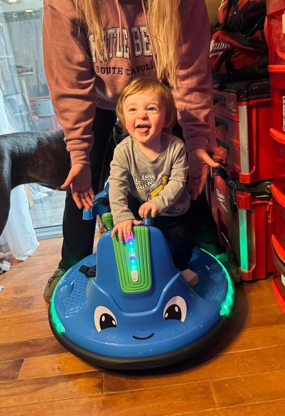 Customer photo review of TOBBI 12V Electric Kids Ride-on Bumper Car