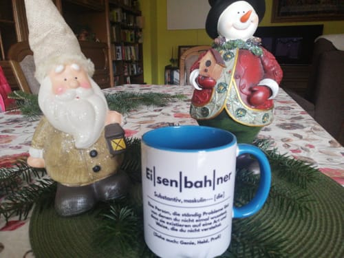Customer photo review of Trendation - Eisenbahner Geschenk Modelleisenbahn Geschenk Tasse Dampflok Spruch Mönner Geschenkdidee