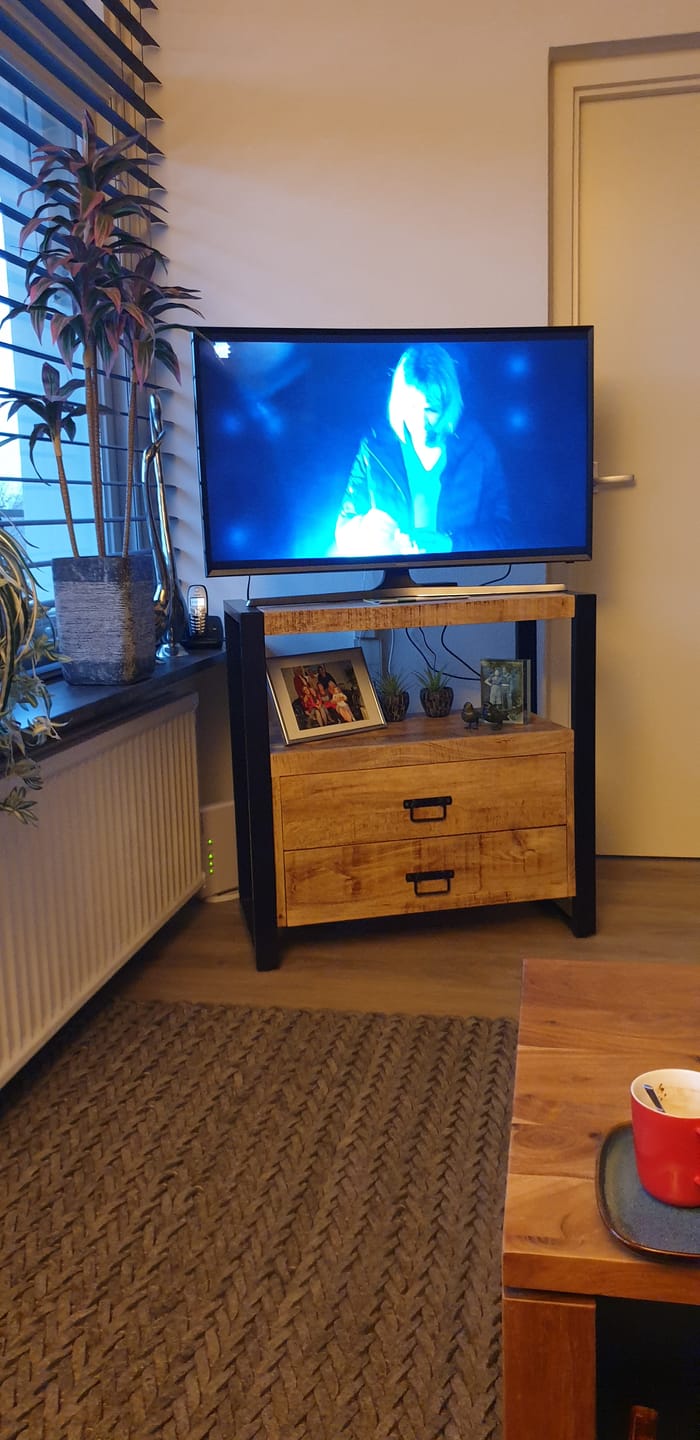 Customer photo review of Mangohout kastje met 2 lades Industrieel Design | Mangohout en Staal | 80x40x80cm
