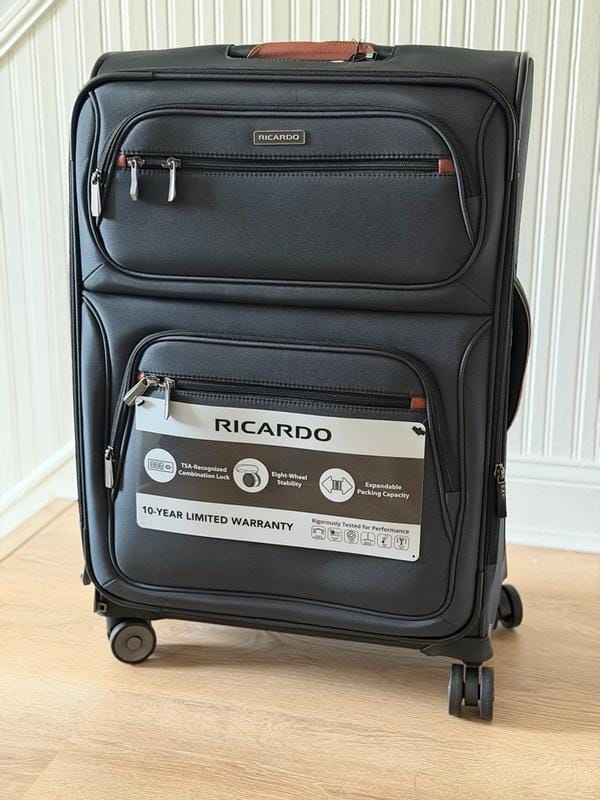 Customer photo review of Montecito 3.0 Softside Medium Check-In Expandable Spinner