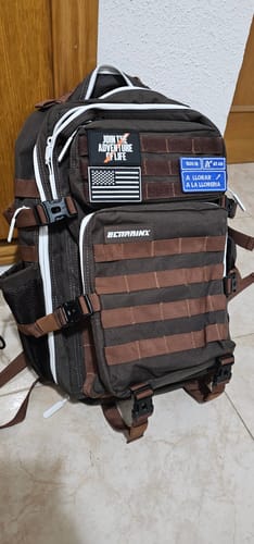 Customer photo review of Mochila Táctica V1 All In 45L Coffee